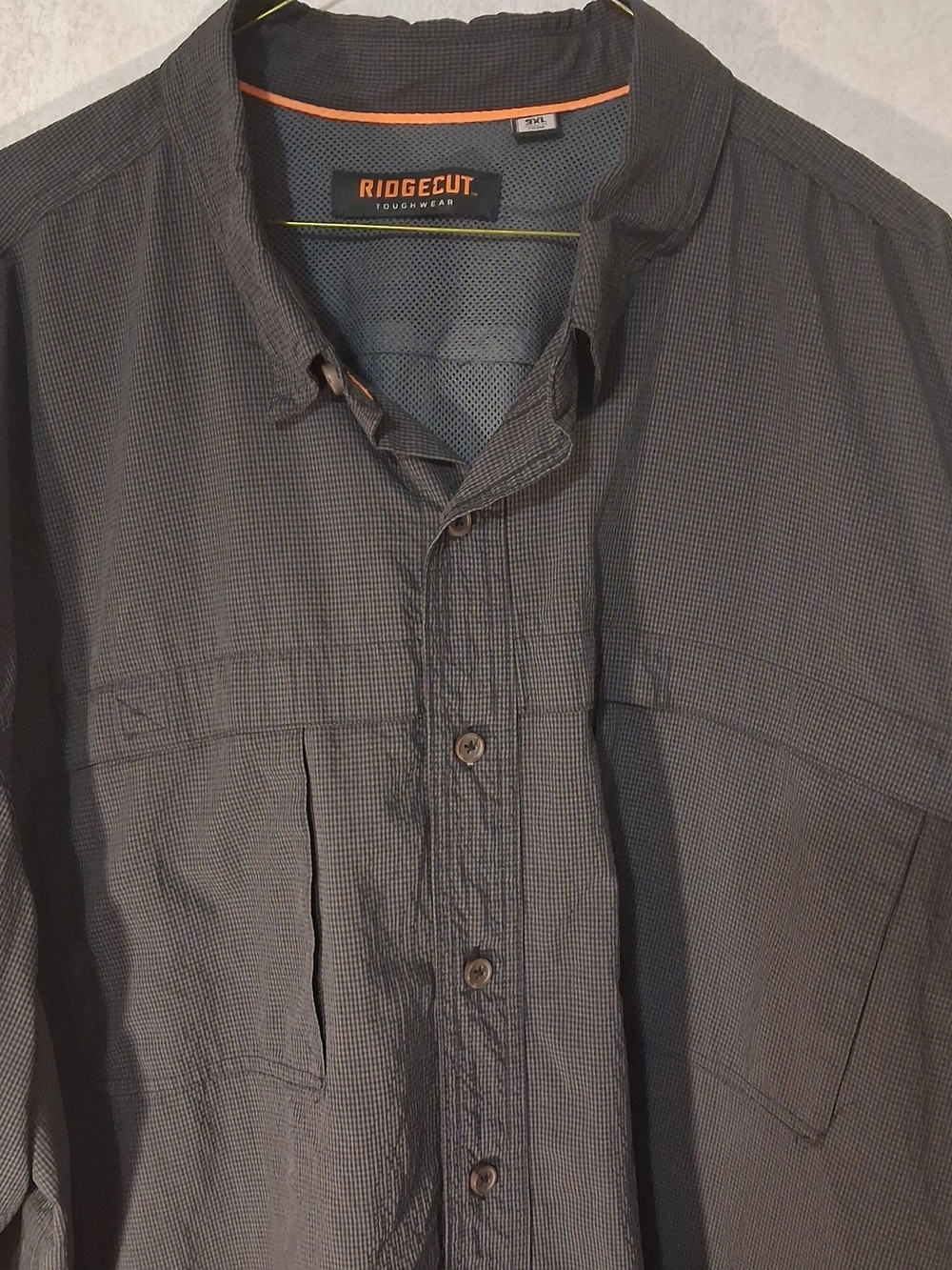 Ridgecut Men’s Lightweight Gray Breathable Button-Up Shirt. Size XXXL.